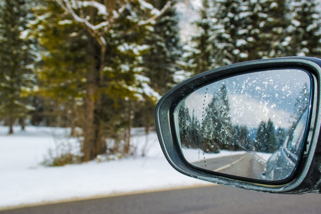 príprava zrkadla auta na zimu